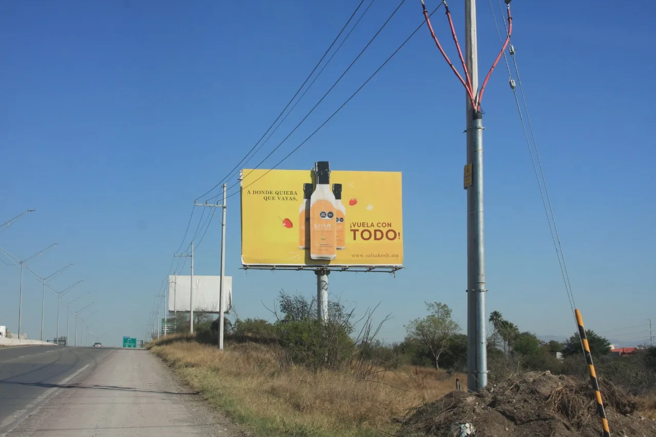 Espectacular en carretera: "A donde quiera que vayas, vuela con todo"