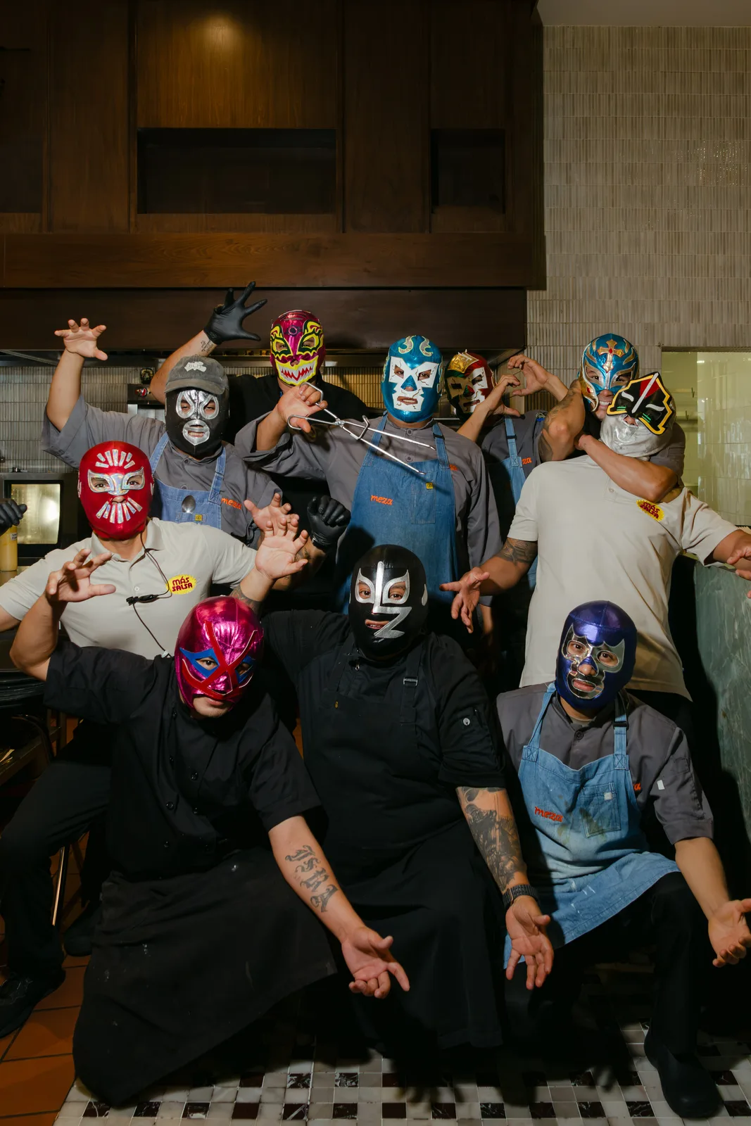 Equipo de cocina de Meza con máscaras de lucha libre